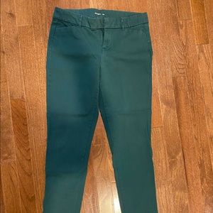 Old Navy Emerald Green Pixie Pants. Size 6